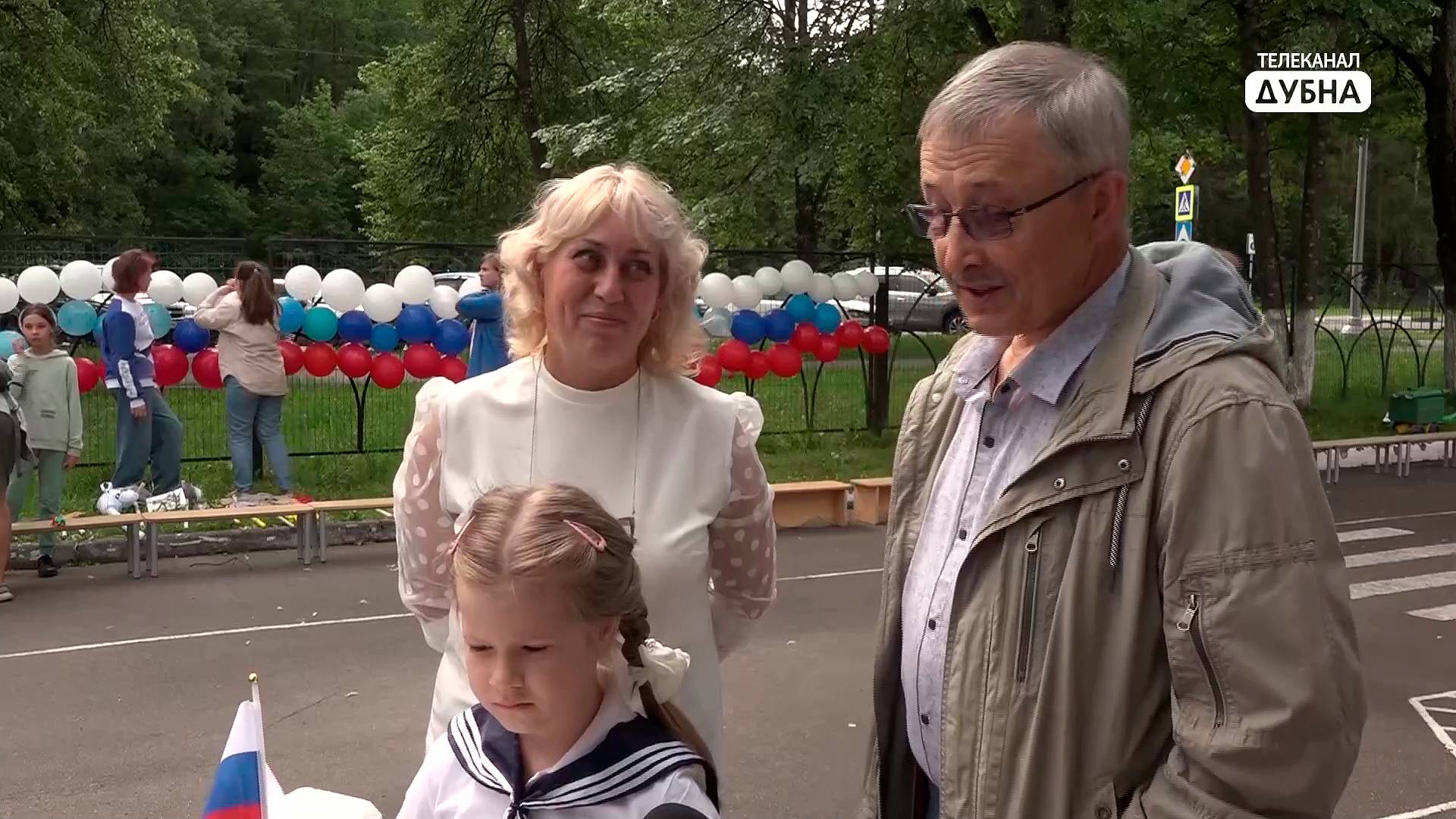 В честь Дня России впервые в Дубне в детском саду «Росинка» прошёл парад смотреть онлайн