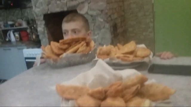 Приболели. ...Катюшу,  папа оставил без волос. Покупки м?
