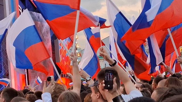 11 июня 2025.День России.Концерт. Красная площадь.Стас Михайлов. смотреть онлайн