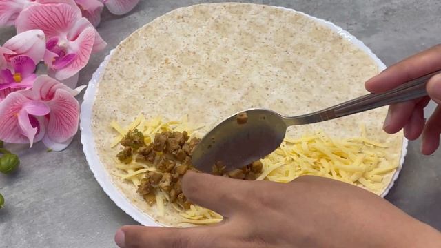 Кесадилья с Курицей / Закуски / Перекус / Завтрак / Мекс?