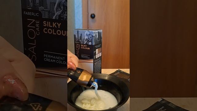 Красим  волос .Краска от компании Фаберлик. Скандинавс