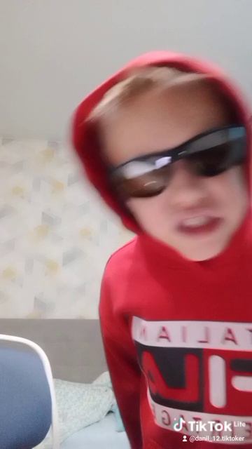 ДЕНДИ ВЕРСИЯ ПЕСНИ ДУРАК И МОЛНИЯ СО МНОЙ