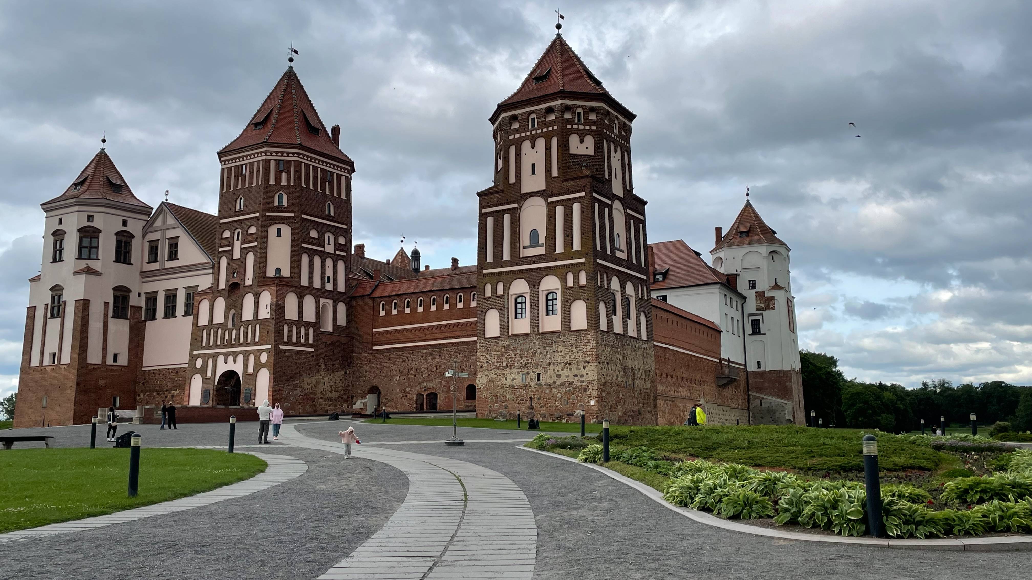 Несвиж,Мир, Дудутки смотреть онлайн