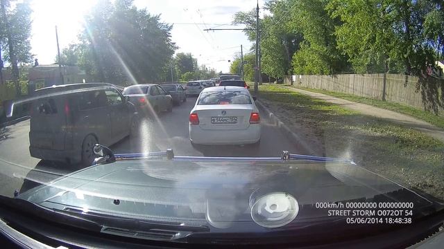 Автомобильный видеорегистратор Street Storm (CVR-A7510-G v.2) смотреть онлайн