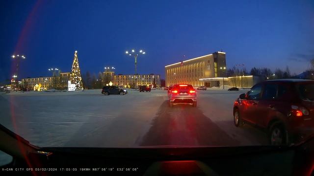 Видеорегистратор X-CAN City GPS. Поздним вечером.
