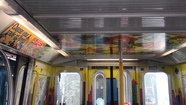 НЬЮ ЙОРК. ВАГОНЫ МЕТРО ДОЖДАЛИСЬ ОБНОВЛЕНИЯ.