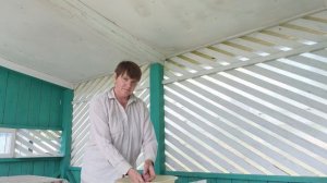 Прибралась в беседке ,день России 🇷🇺