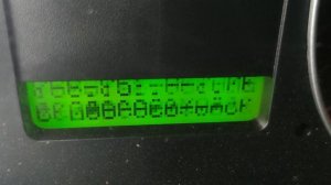 Форд Фокус 2 на дисплее бегут буквы.