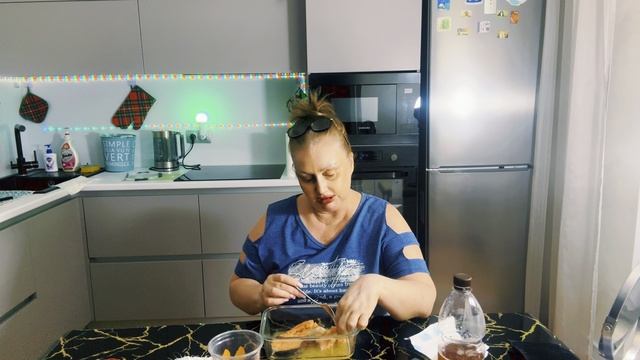 С ДНЁМ РОССИИ🇷🇺Форель в апельсинах🍣Последние сплетни с полей «КучА» и её верный паж «ЕБ" шка смотреть онлайн