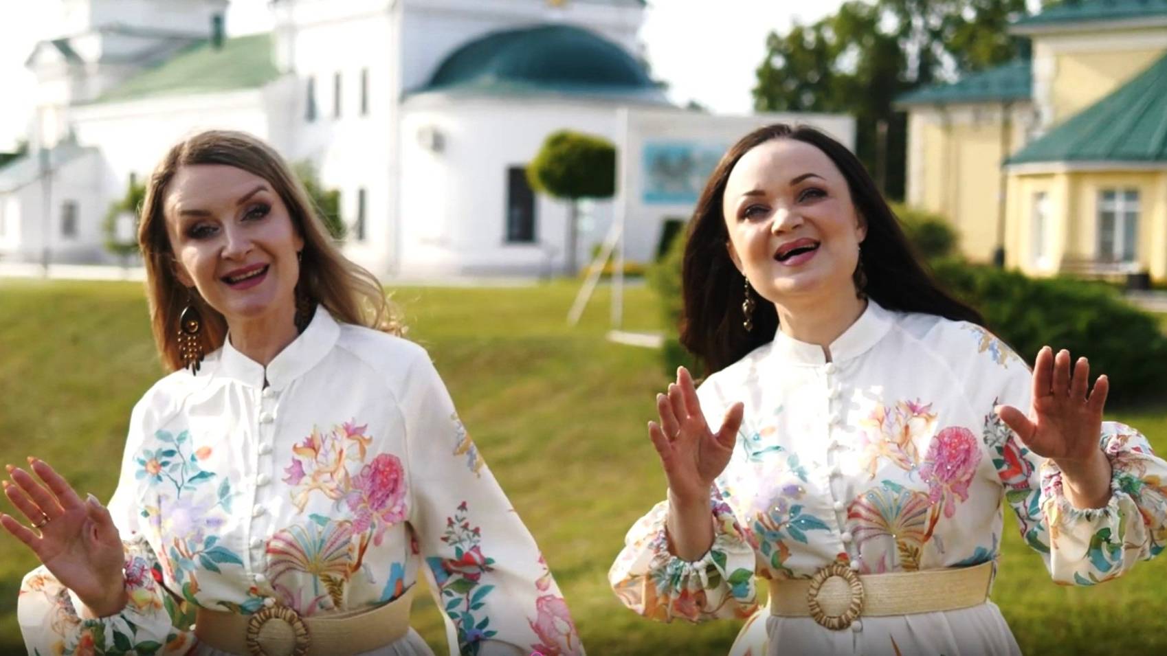 Вокальный дуэт "ОТРАДА" "Ты живи, Россия!" (музыка Светланы Масло, стихи Ирины Скибиной) смотреть онлайн