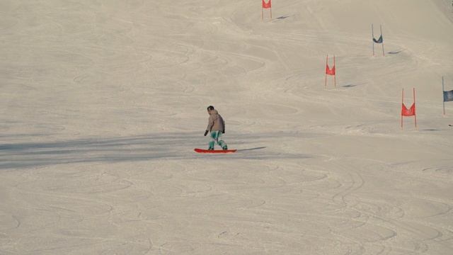 Сноуборд. Повороты с проскальзыванием (Разгрузка ввер