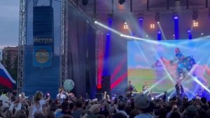 Россия, Россия — в этом слове огонь и сила!

В этом слове победы пламя!

Поднимаем России знамя!