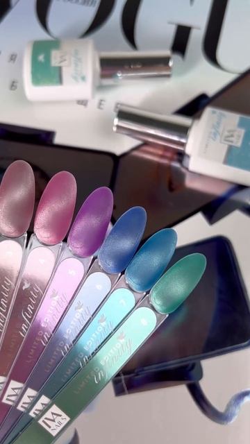 Лак в стиле 90-х #shorts  #naildesign #nailpolish #ivanails #nailsart #nailstyle #sequins