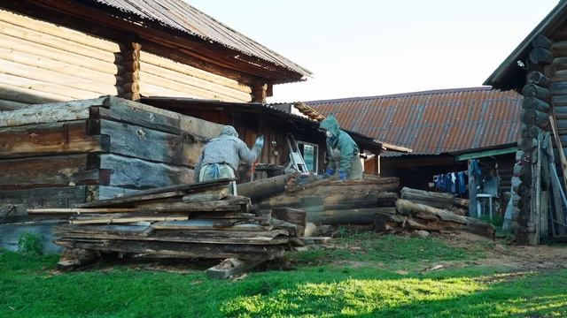 ДЕРЕВНЯ В ЛЕСУ НА СЛИЯНИИ РЕК НАКРЫЛИ СТОЛ И СОБРАЛИ ГОСТЕЙ ДЕНЬ - РАБОТАЕМ, ВЕЧЕР - ПРАЗДНУЕМ - смотреть онлайн