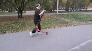 ТОП 5 ТРЮКОВ НА САМОКАТЕ | ДЛЯ НОВИЧКА, СДЕЛАЕТ ДАЖЕ 3 ЛЕ
