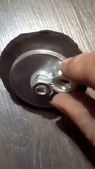 Прокладки нужной формы, резиновая, резина. Круглой формы. Прокладка. Уплотнитель. Поршень. смотреть онлайн