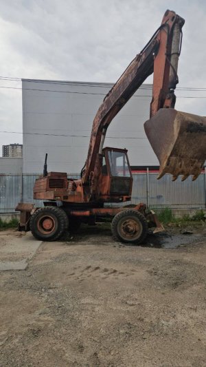 Экскаватор колесный Твэкс ЭО-3323. 1990 г.в.