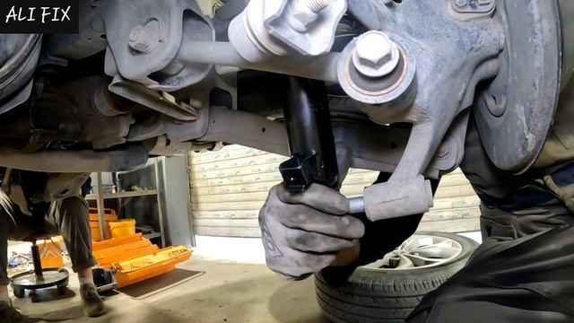 замена заднего амортизатора ... hyundai santa fe 2013-2018 (крутящи смотреть онлайн