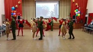 А закаты алые танец в школе