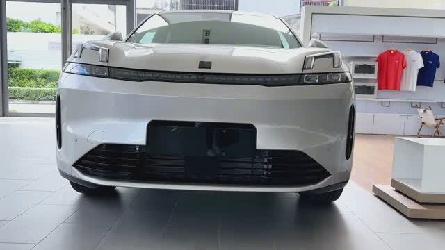 Lynk CO 08 EM-P 2025 обзор смотреть онлайн