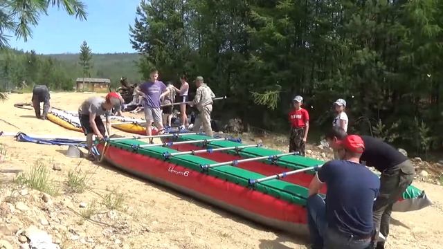 Двухчасовая сборка катамарана за 2 минуты