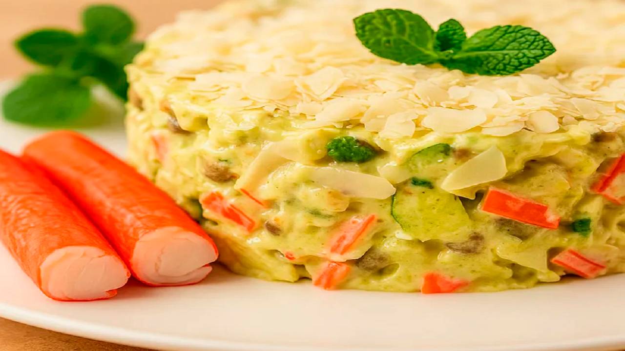 Салат "Любимая дочка" Вкус, который хочется повторить Рецепт нежности и незабываемого вкуса. смотреть онлайн