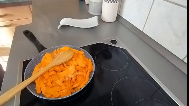 Очень вкусно! Жареный батат. 😋Sehr Lecker Süßkartoffeln Gebraten