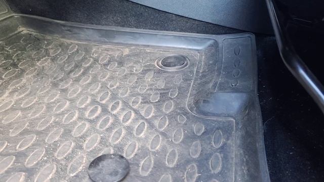 Как закрепить коврики в новом авто из салона? смотреть онлайн