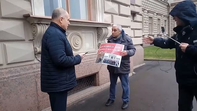 Пикетчики поторопились посадить за решётку депутата-?