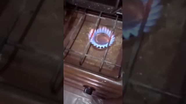 Замена лампочки освещения в холодильнике. Лайфхак. На светодиодную смотреть онлайн