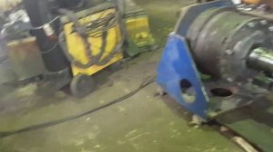 откручивание гайки гидроцилиндра