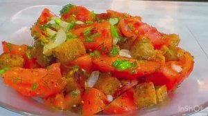 Салат из помидоров с жареным хлебом  и чесноком!