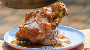 Это восхитительно!!! Свиная рулька в китайском соусе. Готовлю в афганском казане и тандыре