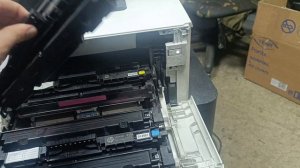HP color laser jet pro mfp m479 как достать картридж