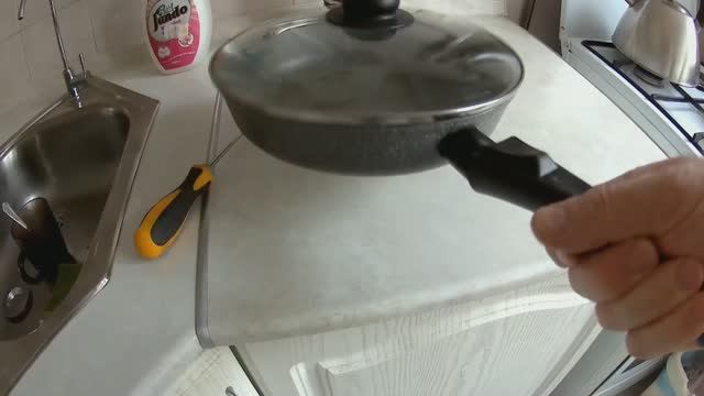 Полезное видео: Меняем обычную ручку сковороды на съемную. смотреть онлайн