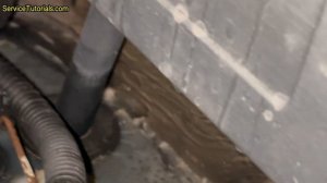 Как устранить протечку дождевой воды в багажник на VW Vo