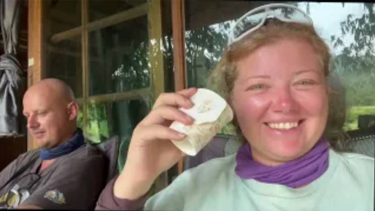 🍲 Жизнь у ручья: как выжить, если готовишь в мультиварке в джунглях смотреть онлайн