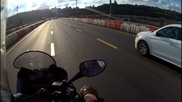 Киев мост Патона для памяти 2024 год осень, TDM-900