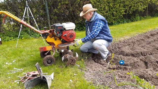 Обработка почвы лёгким мотокультиватором 2025!Cultivation Of T