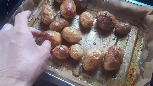 По традиции в Ильин день_Блюдо из молодого картофеля _?