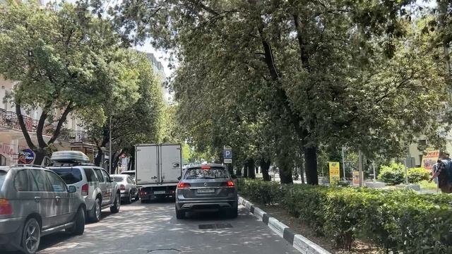 Ялта. От ост.Партизанская до Руданского,по Кирова,Рузвельта,Свердлова ул. 11.06.25.Крым.Crimea.Yalta смотреть онлайн