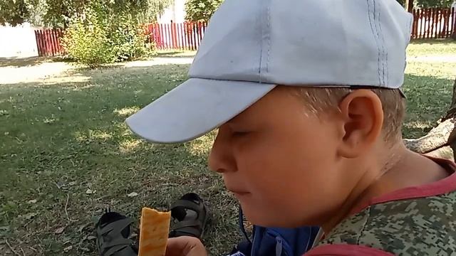 пробую 5 штук острых чипсов с вкусом тайского перца ( ч?