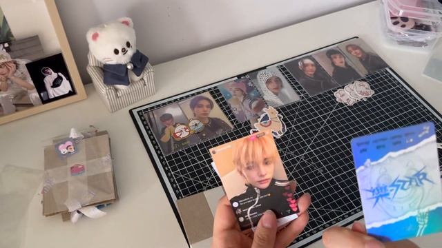 распаковка карт Stray Kids || kpop cards unboxing смотреть онлайн