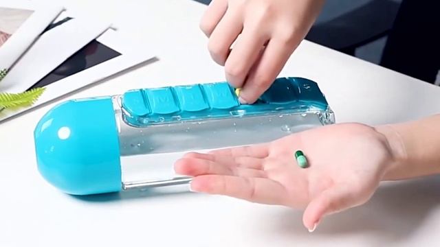 Бутылка для воды с органайзером таблеток. смотреть онлайн