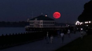 Красная луна