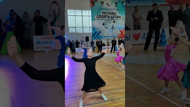 Быстрый фокстрот. Турнир 10.12.23. смотреть онлайн