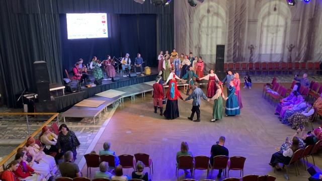 Хоровод "Венчик ты мой" и крутуха "Зародилася Дуняша" смотреть онлайн