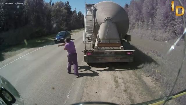 Men's battle on the road/Мужская разборка на дороге смотреть онлайн