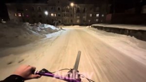 Стант на велосипеде по городу