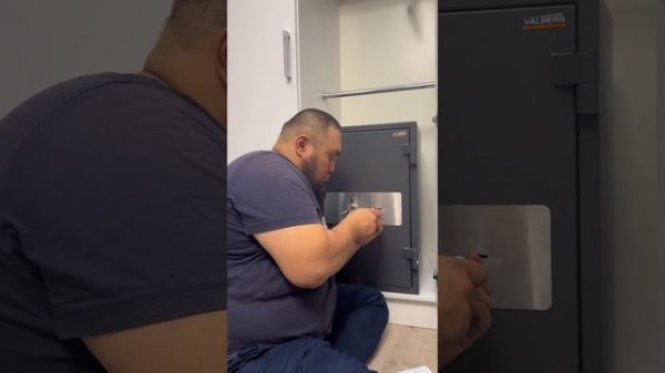 Вскрытие сейфа Valberg замок Kaba Mauer 71111